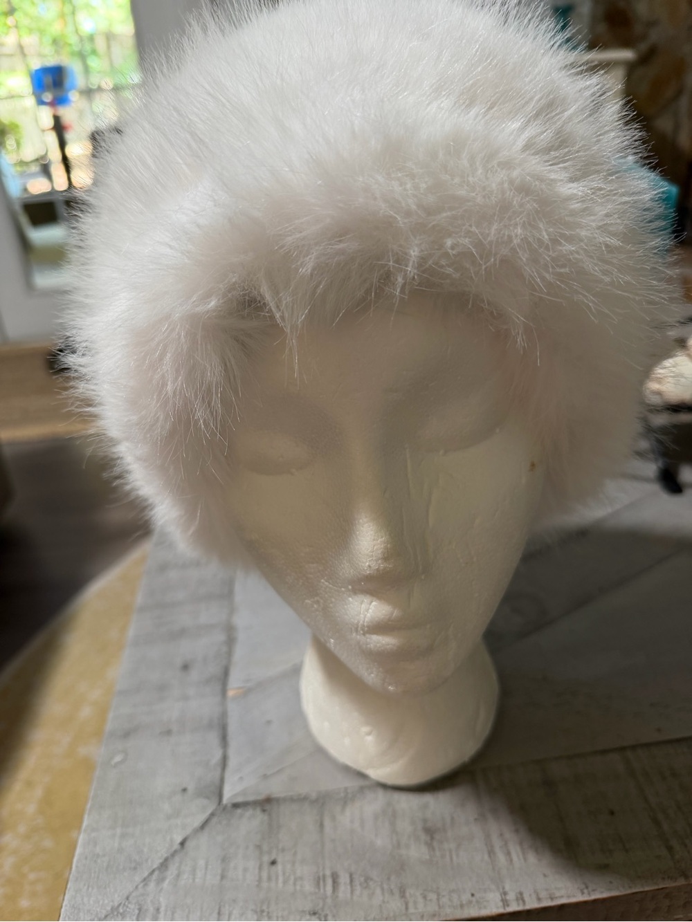 White Faux Fur Russian Style Winter Hat Women Like New sleek chic quilted liner